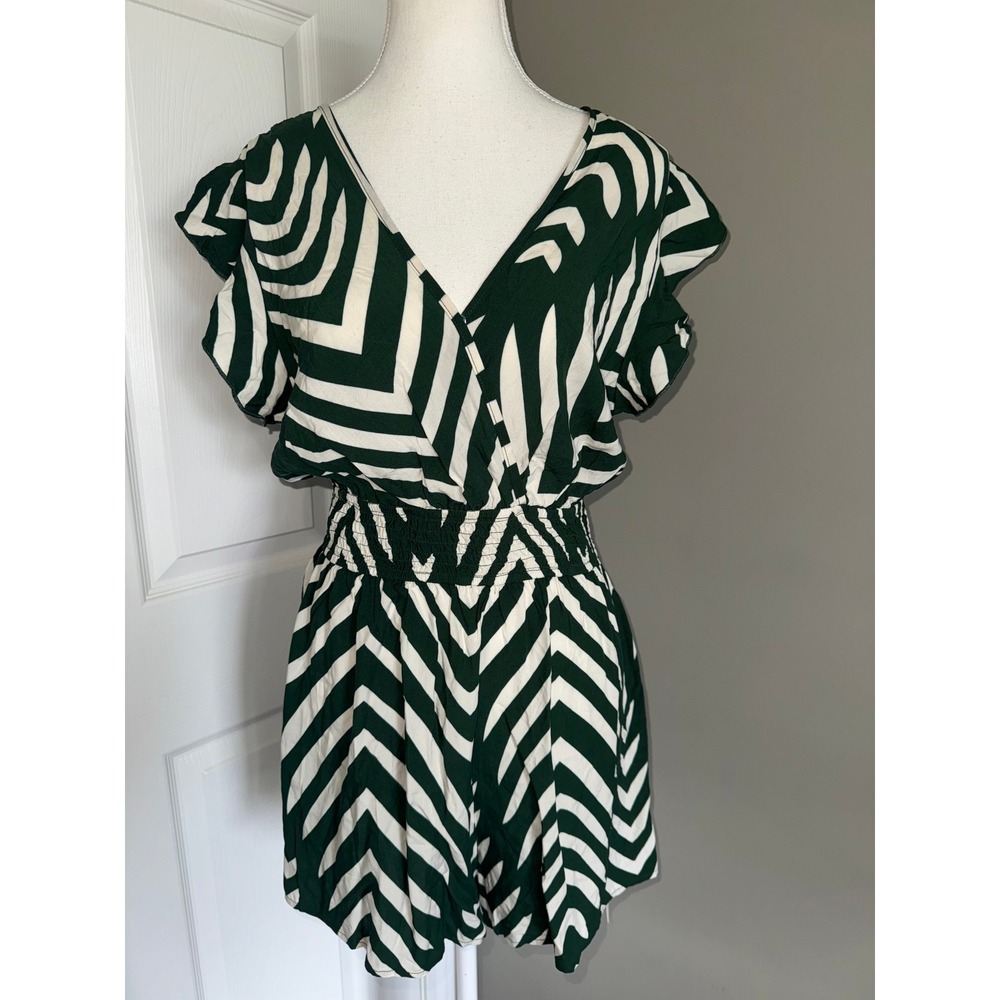Cupshe Romper Women Size M Green White Chevron Print NWT Smocked Boho Resortwear